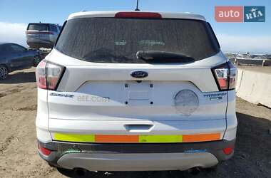Внедорожник / Кроссовер Ford Escape 2017 в 