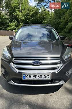 Внедорожник / Кроссовер Ford Escape 2017 в 