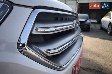 Внедорожник / Кроссовер Ford Escape 2017 в 