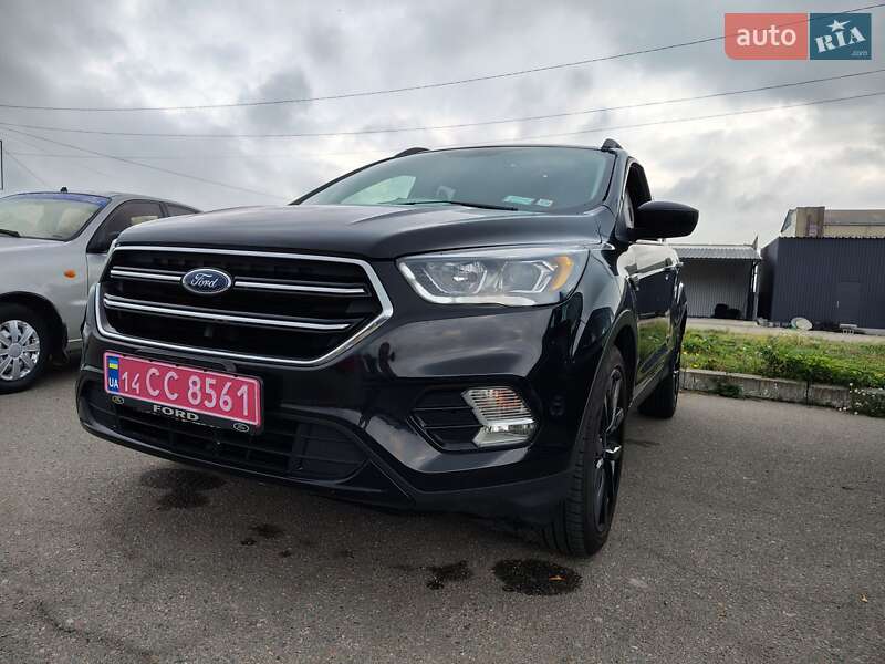 Внедорожник / Кроссовер Ford Escape 2019 в 