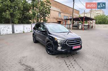 Внедорожник / Кроссовер Ford Escape 2019 в 