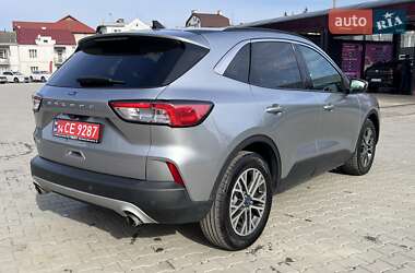 Внедорожник / Кроссовер Ford Escape 2021 в 