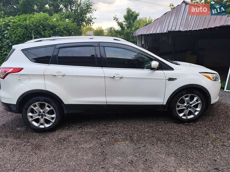 Внедорожник / Кроссовер Ford Escape 2015 в Черкассах