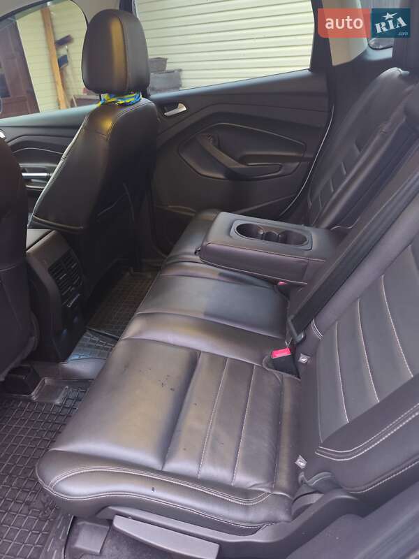 Внедорожник / Кроссовер Ford Escape 2015 в Черкассах