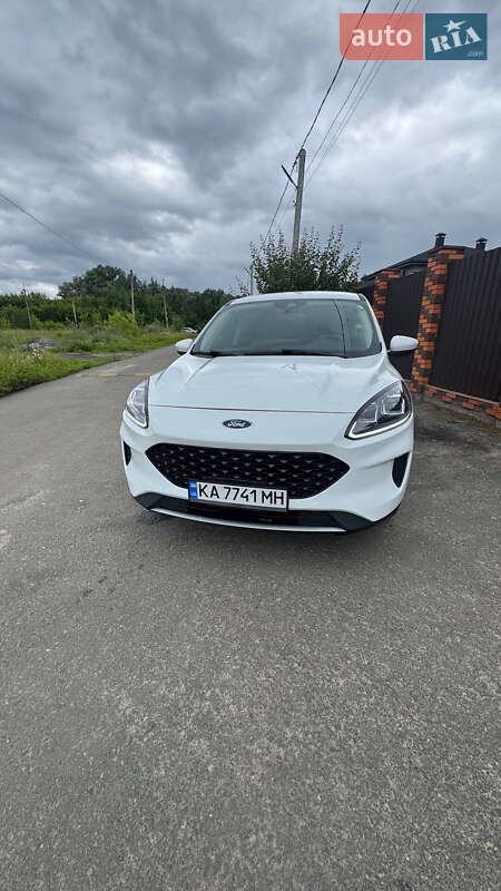 Внедорожник / Кроссовер Ford Escape 2020 в 