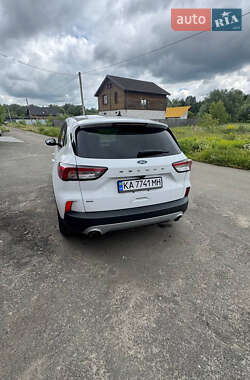 Внедорожник / Кроссовер Ford Escape 2020 в 
