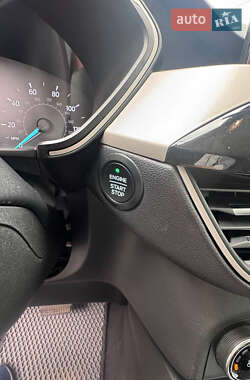 Внедорожник / Кроссовер Ford Escape 2020 в 
