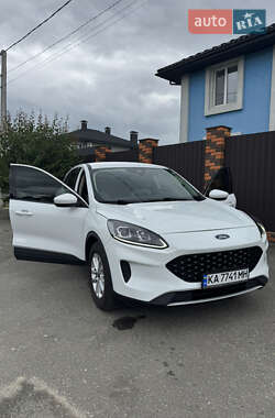 Внедорожник / Кроссовер Ford Escape 2020 в 