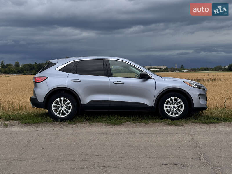 Позашляховик / Кросовер Ford Escape 2021 в Полтаві