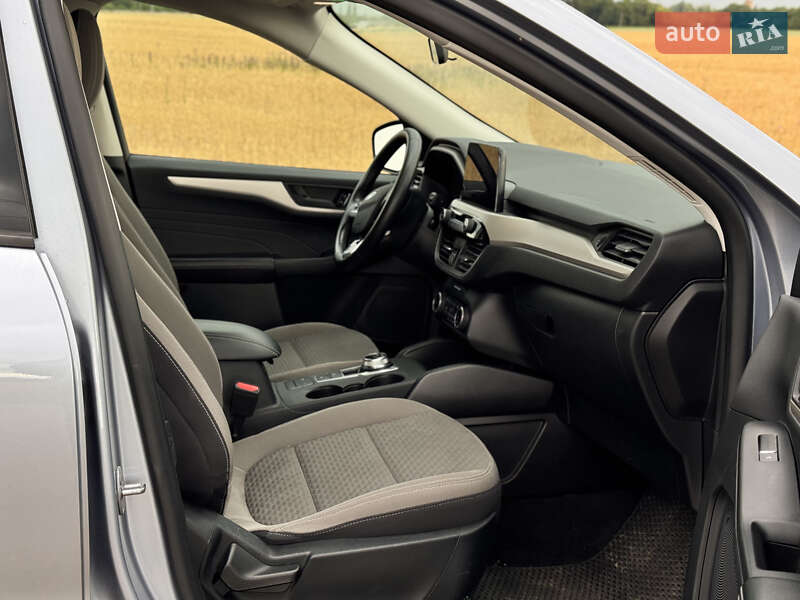 Позашляховик / Кросовер Ford Escape 2021 в Полтаві