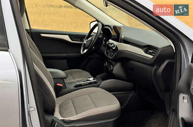 Внедорожник / Кроссовер Ford Escape 2021 в 