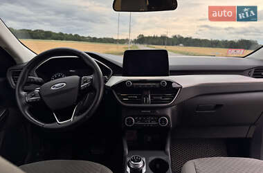 Внедорожник / Кроссовер Ford Escape 2021 в 