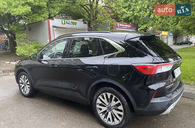 Внедорожник / Кроссовер Ford Escape 2020 в 