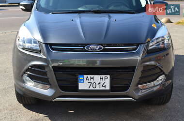 Позашляховик / Кросовер Ford Escape 2015 в 
