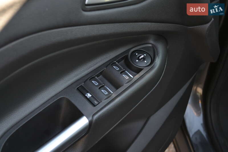 Внедорожник / Кроссовер Ford Escape 2015 в Житомире
