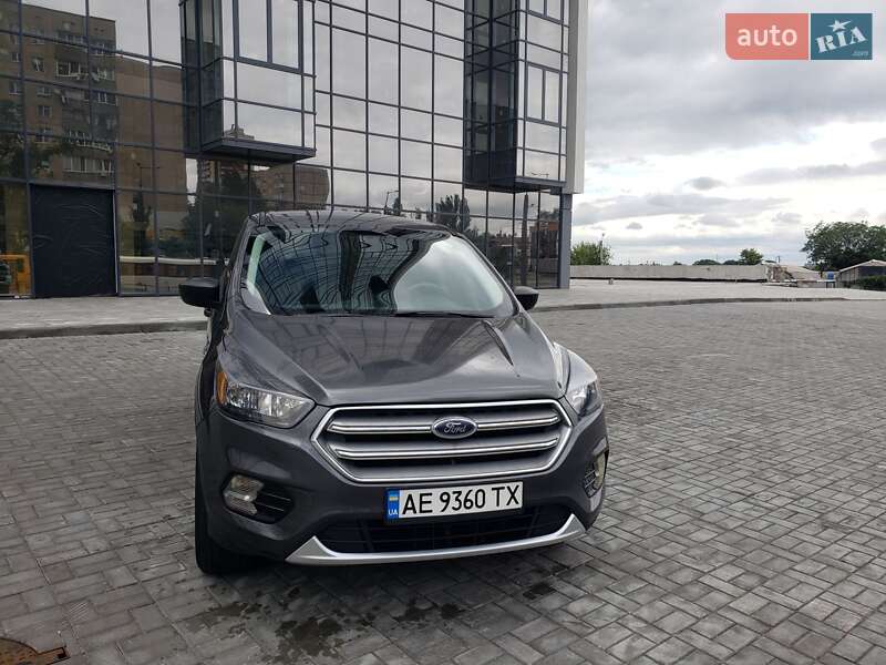 Внедорожник / Кроссовер Ford Escape 2018 в Днепре