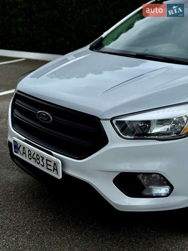 Внедорожник / Кроссовер Ford Escape 2016 в Киеве