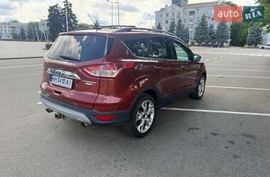 Внедорожник / Кроссовер Ford Escape 2015 в 