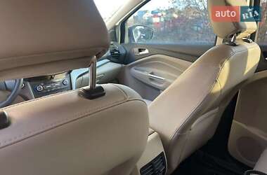 Внедорожник / Кроссовер Ford Escape 2018 в 