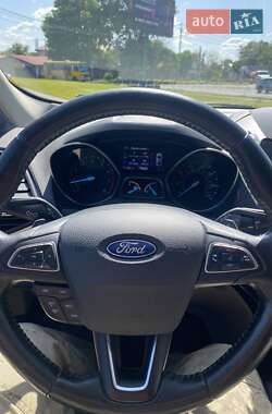 Внедорожник / Кроссовер Ford Escape 2016 в 