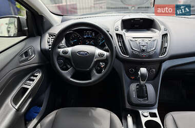 Внедорожник / Кроссовер Ford Escape 2016 в 