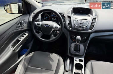Внедорожник / Кроссовер Ford Escape 2016 в 