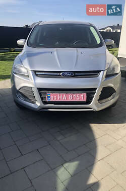 Внедорожник / Кроссовер Ford Escape 2014 в 