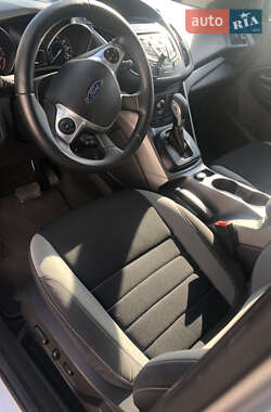 Внедорожник / Кроссовер Ford Escape 2014 в 