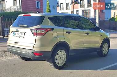 Внедорожник / Кроссовер Ford Escape 2017 в 