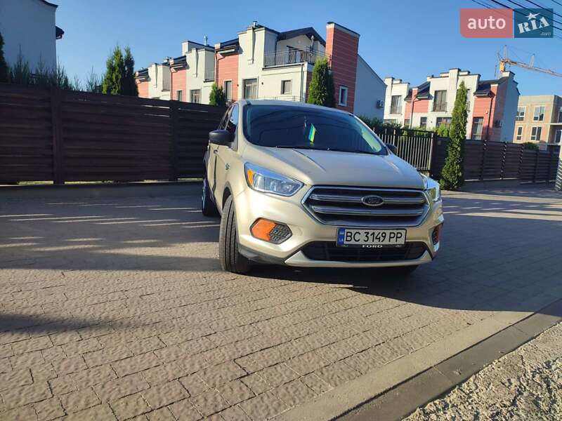 Внедорожник / Кроссовер Ford Escape 2017 в Львове