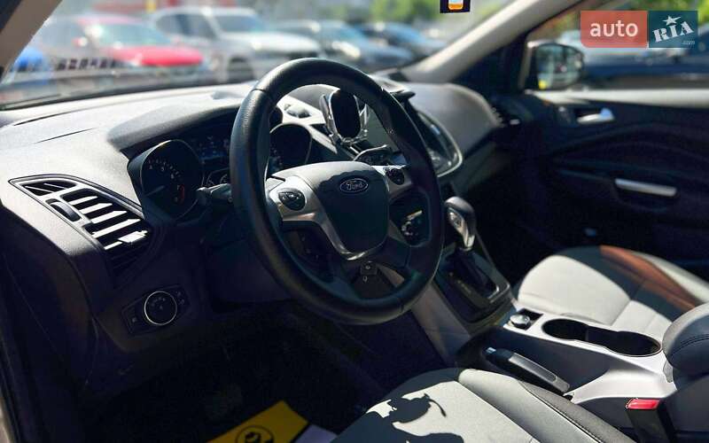 Внедорожник / Кроссовер Ford Escape 2015 в Ивано-Франковске