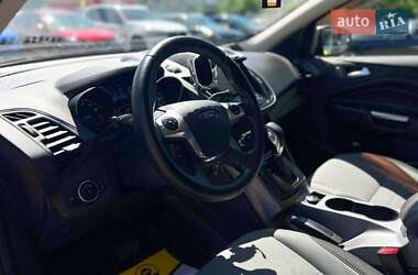 Внедорожник / Кроссовер Ford Escape 2015 в 