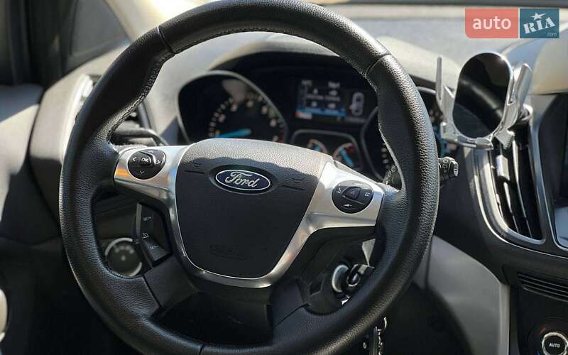 Внедорожник / Кроссовер Ford Escape 2015 в Ивано-Франковске