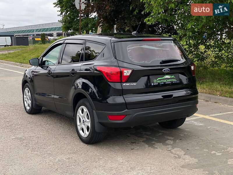 Внедорожник / Кроссовер Ford Escape 2019 в Киеве