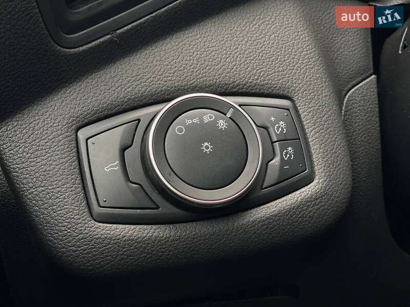 Внедорожник / Кроссовер Ford Escape 2019 в Киеве