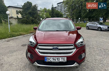 Внедорожник / Кроссовер Ford Escape 2018 в 