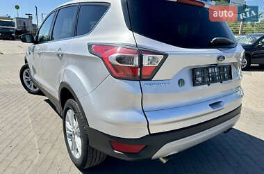 Внедорожник / Кроссовер Ford Escape 2017 в 