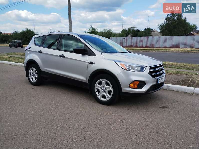Позашляховик / Кросовер Ford Escape 2016 в 
