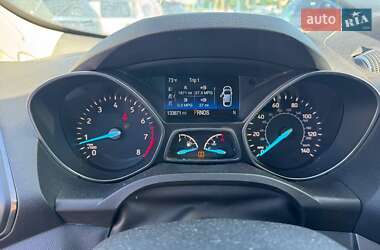 Внедорожник / Кроссовер Ford Escape 2018 в 