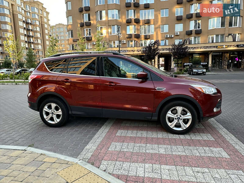 Внедорожник / Кроссовер Ford Escape 2013 в 