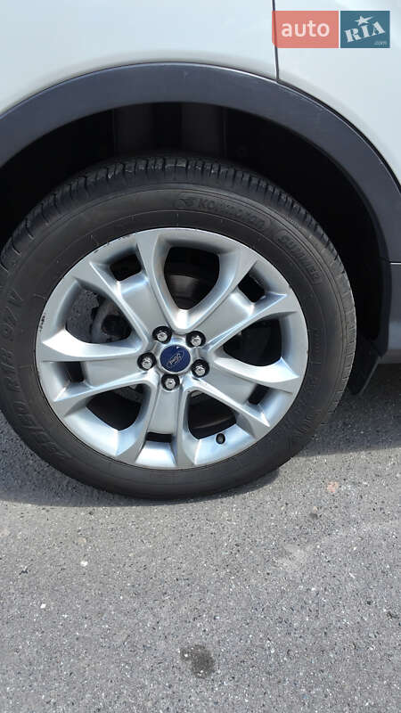 Внедорожник / Кроссовер Ford Escape 2015 в Киеве