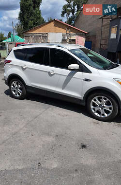 Внедорожник / Кроссовер Ford Escape 2015 в 