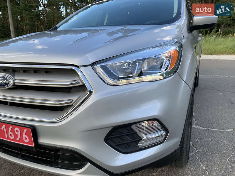 Внедорожник / Кроссовер Ford Escape 2018 в Киеве