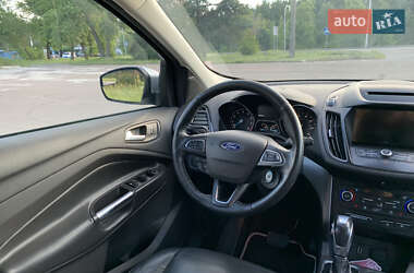 Внедорожник / Кроссовер Ford Escape 2018 в 