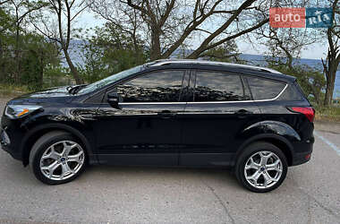 Внедорожник / Кроссовер Ford Escape 2019 в Ивано-Франковске