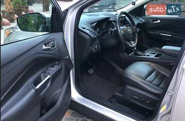 Внедорожник / Кроссовер Ford Escape 2017 в 