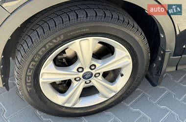 Внедорожник / Кроссовер Ford Escape 2013 в 
