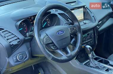 Внедорожник / Кроссовер Ford Escape 2017 в 