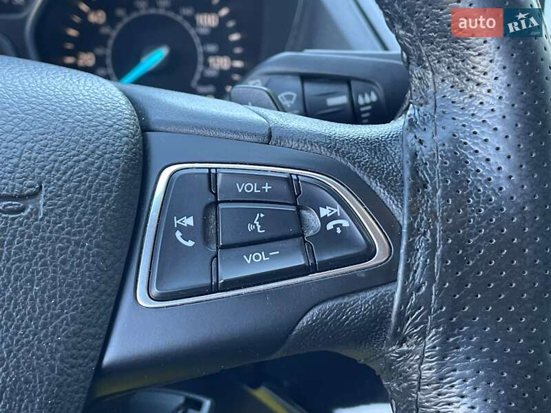 Внедорожник / Кроссовер Ford Escape 2017 в Киеве
