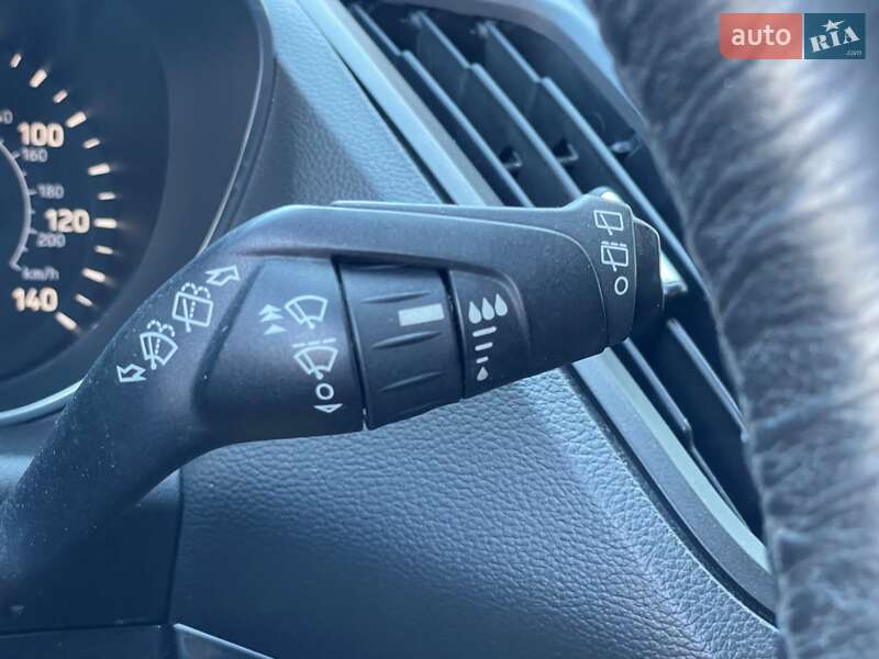 Внедорожник / Кроссовер Ford Escape 2017 в Киеве